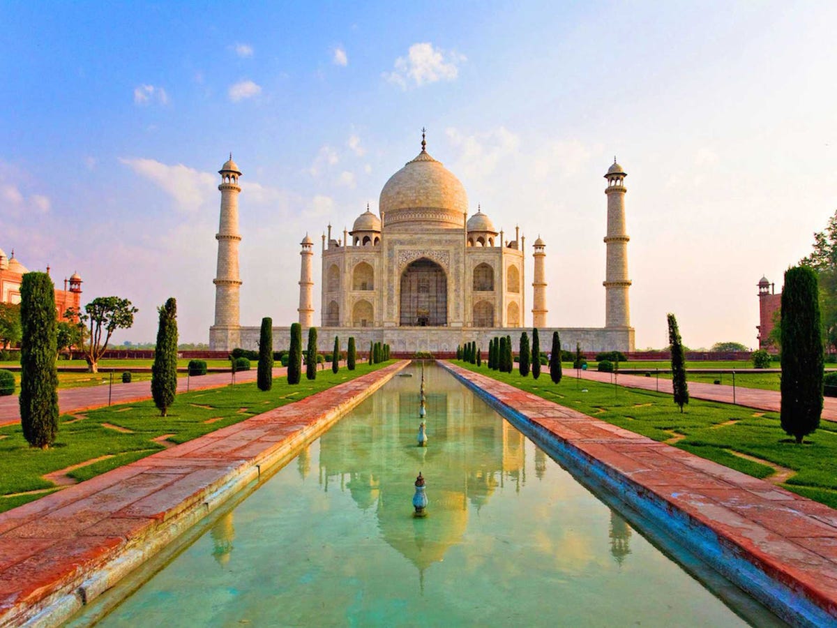 Top 20 điểm đến rất đẹp sắp... biến mất The-taj-mahal-is-one-of-the-most-iconic-buildings-in-the-world-but-some-experts-worry-that-the-site-could-collapse-because-of-erosion-and-pollution