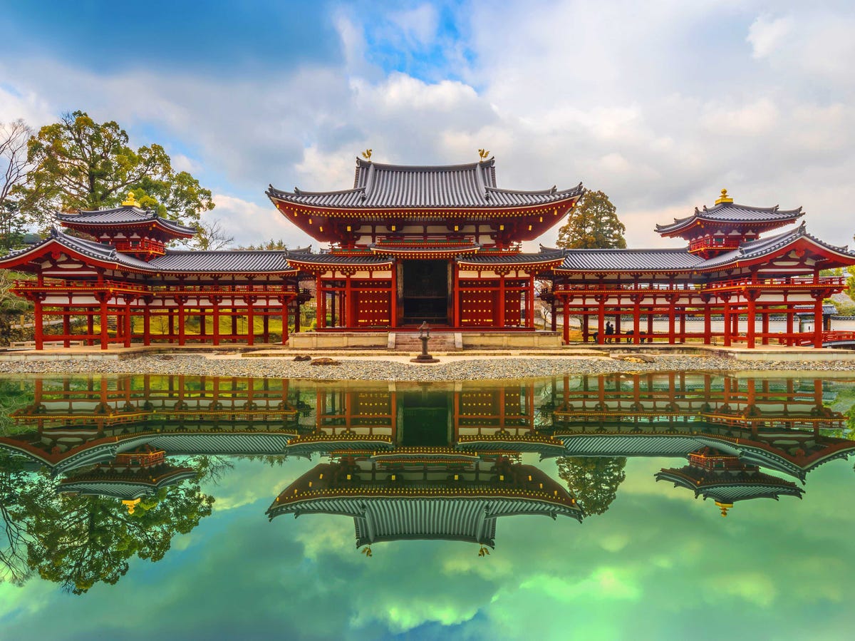 Ảnh đẹp Kyoto, Japan Kyoto-is-home-to-incredible-temples-such-as-the-byodo-in-buddhist-temple-a-unesco-world-heritage-site
