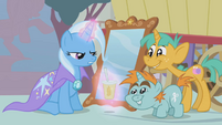 Imagens da Trixie 201px-Snips_and_Snails_admire_Trixie_S1E06