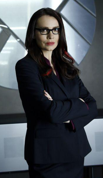 Agents of S.H.I.E.L.D el spinn off de  Los Vengadores de Marvel Victoria_Hand