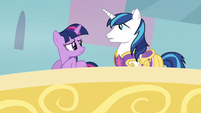 Shining Armor Imagens 201px-WeddingS59