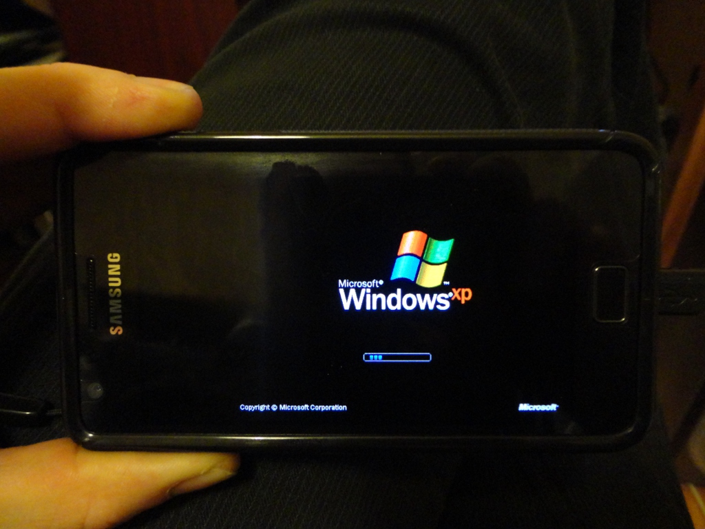 அண்ட்ராய்ட் போன் ல் விண்டோஸ் xp  நிறுவ   Sgs2-winxp-bootlogo