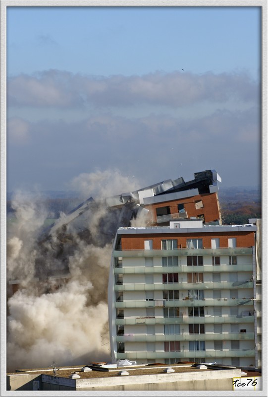 [Le Havre] Implosion des 2 tours du Mont-Gaillard 8461730