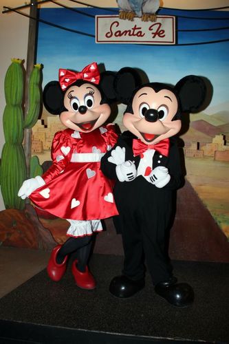 Photos avec les Personnages Disney - Page 35 73328438_m