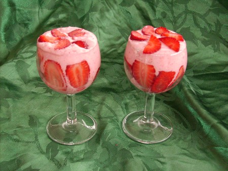 verrines de mousse a la fraise 24264413_p