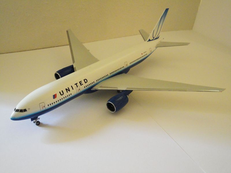 Boeing 777-222 United 62289065