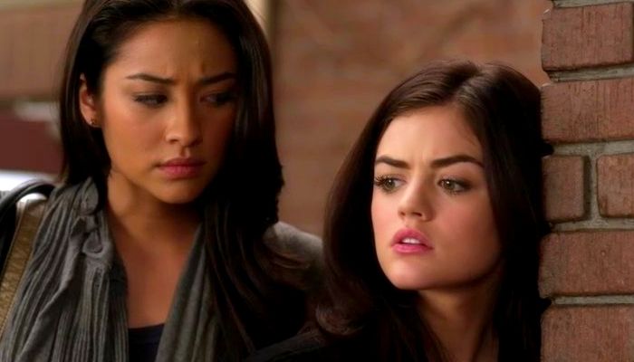 Aria & Emily 62602586