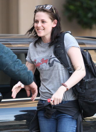 Kristen Stewart [Bella]: les photos - Page 5 49835593_p