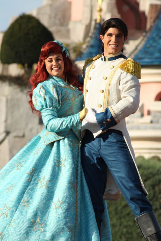 Photos avec les Personnages Disney - Page 25 70287415