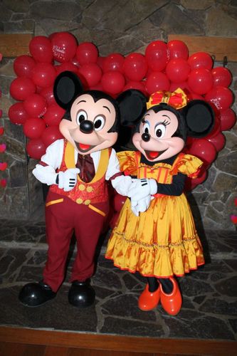 Photos avec les Personnages Disney - Page 35 73328427_m