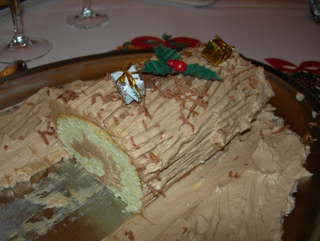 Bûche de Noël à la crème au beurre pralinée 19240723_p