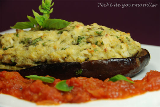  aubergine farcie au poulet à la fêta et aux herbes 41776293