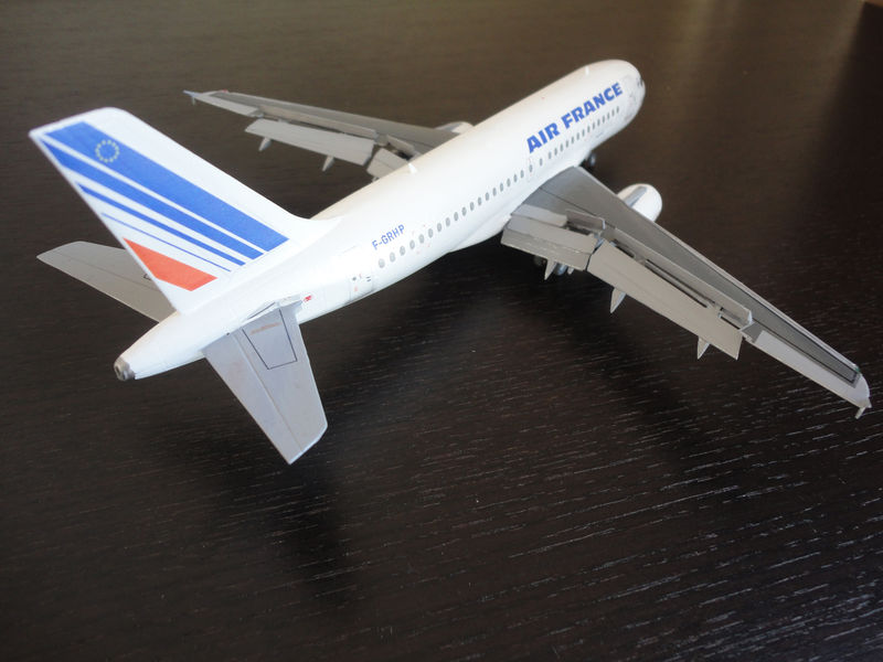 [Concours Liners] Airbus A319 Air France REVELL 1/144 71165020