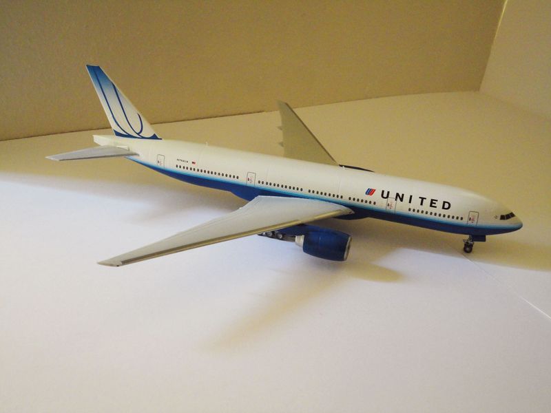 Boeing 777-222 United 62289020