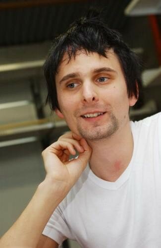 Matthew Bellamy - Page 6 16495712