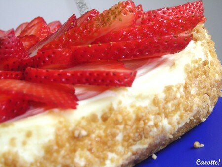 cheesecake aux fraises et a la creme fraiche 13910439_p