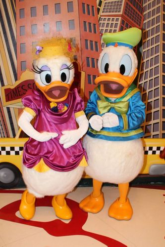 Photos avec les Personnages Disney - Page 35 73328476_m