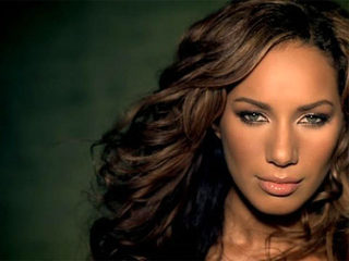 Leona Lewis в болница след като пада от коня си 07c7ac5b80806428