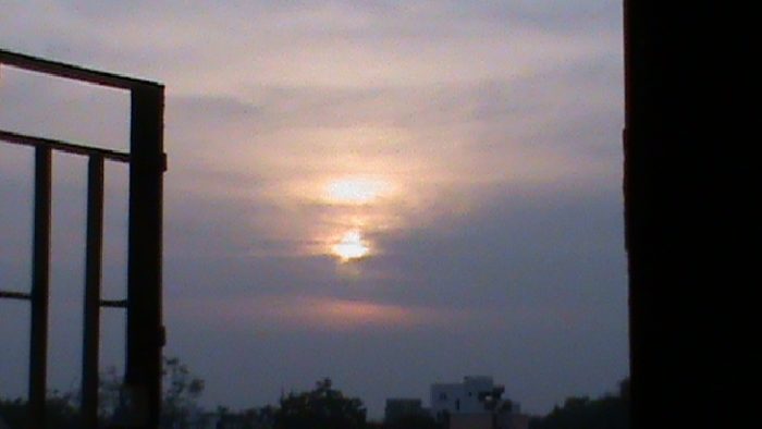 Can you imagine that? People in Vadodara, Gujarat, India witnessed a double sun during sunset on October 30, 2014. Double-sun-india-october-2014-2