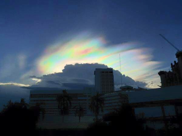 NIBIRU, ULTIMAS NOTICIAS Y TEMAS RELACIONADOS (PARTE 20) - Página 34 Fire-rainbow-bangkok-june-2015-1