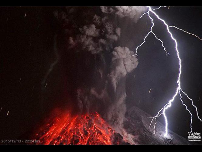 NIBIRU, ULTIMAS NOTICIAS Y TEMAS RELACIONADOS (PARTE 22) - Página 40 Colima-volcano-eruption-december-2015