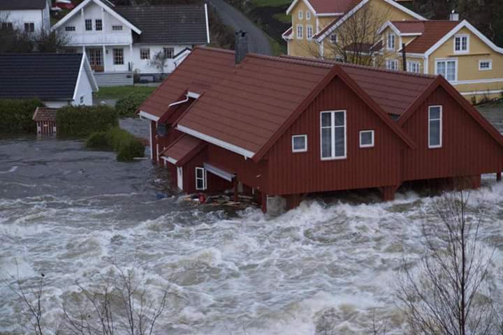 NIBIRU, ULTIMAS NOTICIAS Y TEMAS RELACIONADOS (PARTE 22) - Página 38 Norway-strongest-storm-in-200-years