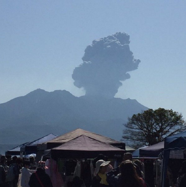 NIBIRU, ULTIMAS NOTICIAS Y TEMAS RELACIONADOS (PARTE 24) Sakurajima-volcano-eruption-on-April-30-2016-1