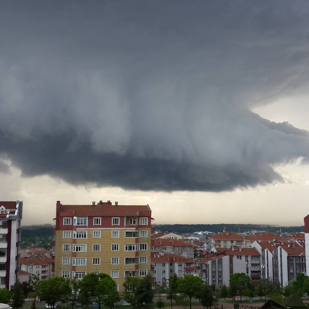 Crazy supercell thunderstorm swallows up Edirne, Turkey Supercell-turkey-edirne-april-25-2016-8