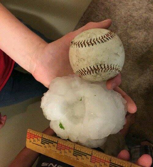 NIBIRU, ULTIMAS NOTICIAS Y TEMAS RELACIONADOS (PARTE 24) - Página 6 Hailstorm-lincoln-nebraska-hail-baseball