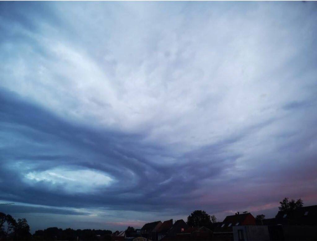 Mysterious swirl cloud appears locally over Belgium Mysterious-cloud-belgium-1