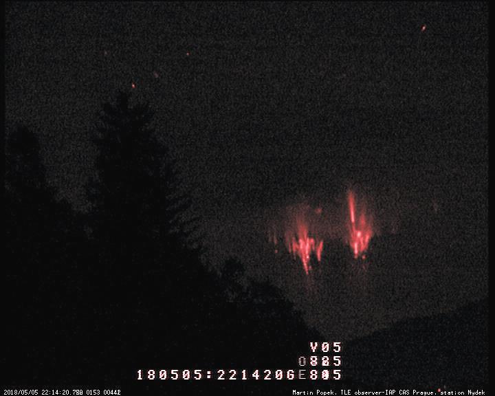 Rare red sprites storm in action: 48 Mysterious electric tendrils light up the sky over Croatia in just an hour! Red-sprites-storm-in-action-croatia