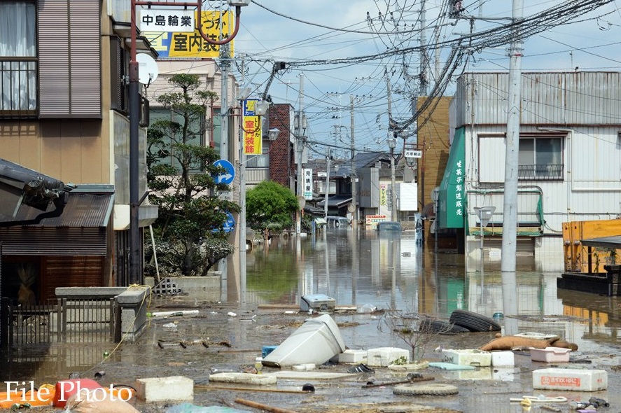 Japan: 3.2 million people flee unprecedented floods while M6.1 earthquake hits main Honshu Island Floods-japan-5