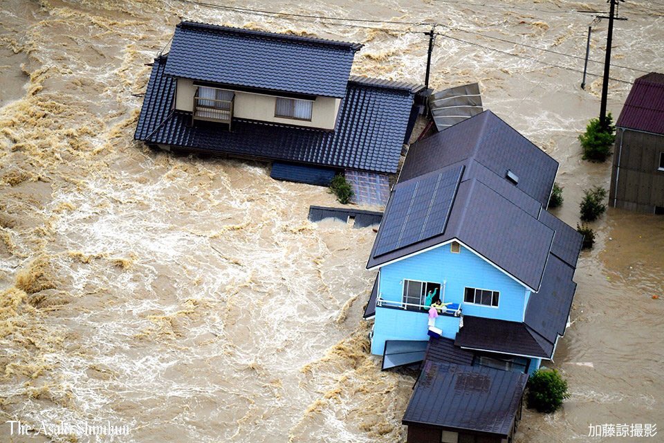 Japan: 3.2 million people flee unprecedented floods while M6.1 earthquake hits main Honshu Island Floods-japan-8