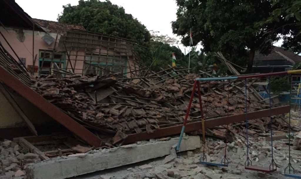 New shallow 6.2 magnitude earthquake hits Indonesia’s Lombok  Lombok-earthquake-august-9-2018-5-1024x611