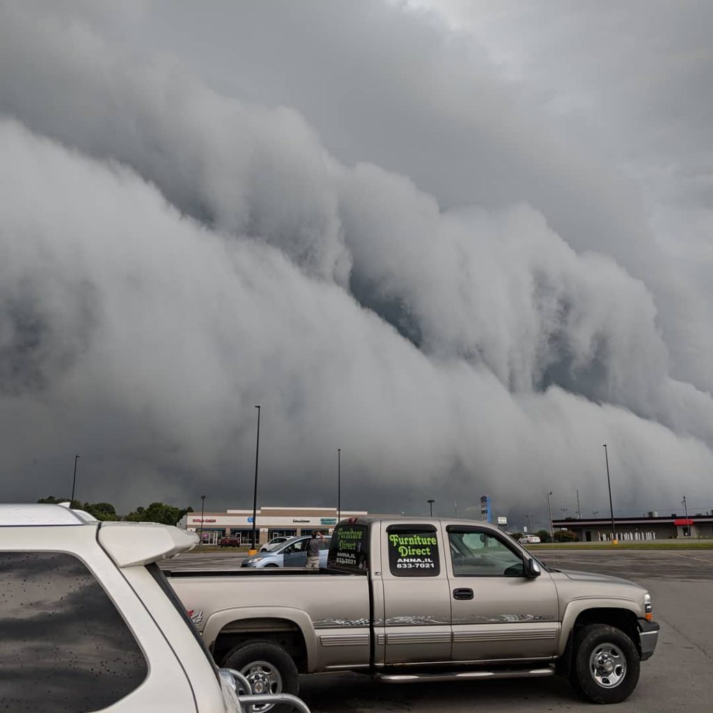 Beautiful and terrifying: Apocalyptic cloud engulfs Anna, Illinois  Terrifying-cloud-illinois-anna-1024x1024