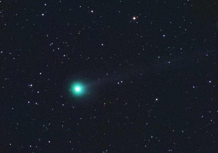 3 amateur astronomers discover bright new comet that has quadrupled in brightness over the past few days New-comet-discovered-by-amateur-astronomers