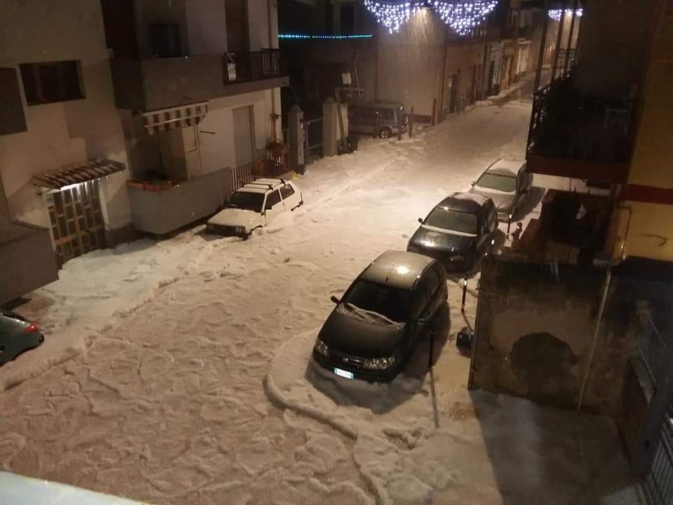 Severe weather hits Sicily, Italy: Violent storm drops 50cm (20 inches) of hail in Messina Hailstorm-sicily.-1