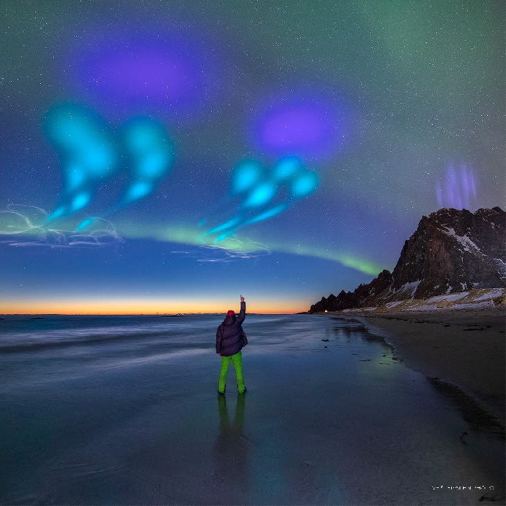 Update: Web Cam records an extraordinary sighting of a fleet of UFOs on Abisko Aurora-azure-rocket-sky-ufo