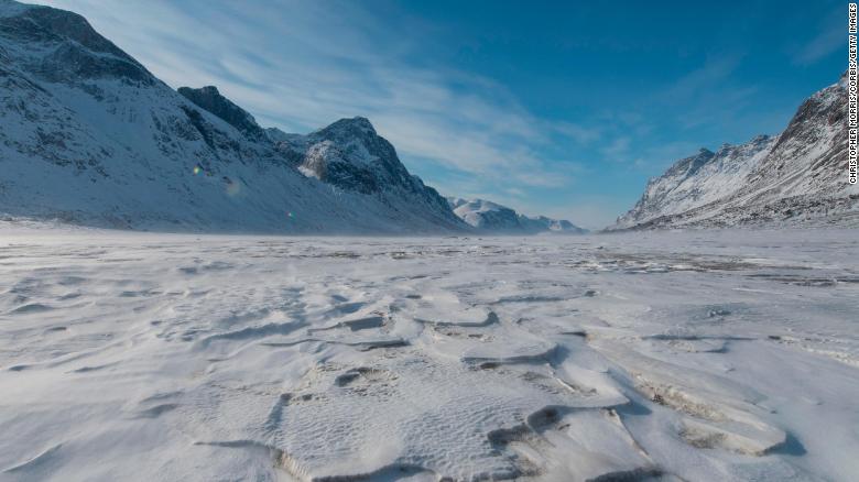  Băng tan ở Bắc Cực để lộ vùng đất chưa từng thấy trong 40.000 năm Bang-tan-o-Bac-Cuc-de-lo-vung-dat-chua-tung-thay-trong-40000-nam-bang-tan-1548820667-width780height438