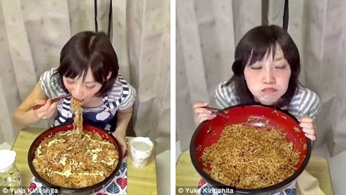 Thực đơn bội thực của cô gái "thánh ăn" Nhật Bản (.+videos) 1437040937-thanh-an-nhat-ban