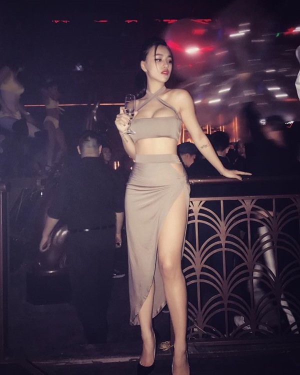 Dàn nữ DJ Việt sở hữu thân hình nóng bỏng, không địch thủ Dan-nu-DJ-sexy-khong-dich-thu-o-showbiz-Viet-a--10--1533447464-width600height750