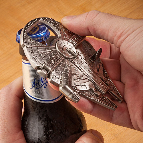 Lustiges zu StarWars - Seite 23 Star-wars-millennium-falcon-bottle-opener