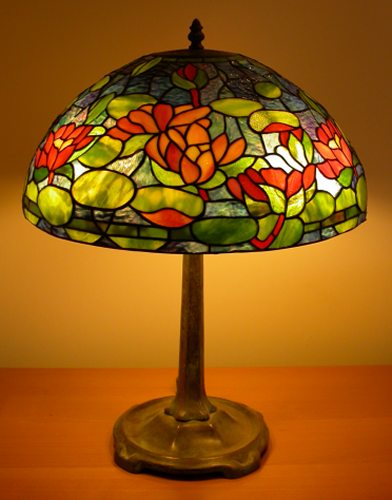 اجعلي بيتك اكثر اشراقآآآآ مع مجموعه من table lump Tiffanylamp