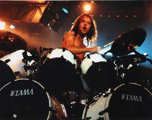 Les personnages métalliques qui vous impressionnent Lars_Ulrich