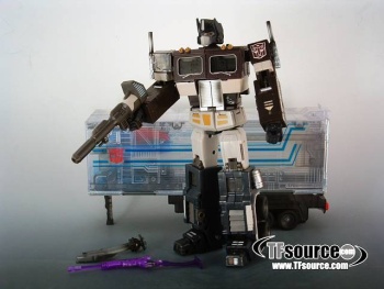 [Masterpiece Takara Tomy] MP-4S CONVOY SLEEP MODE - Sortie Juin 2010 0H0MVdA3