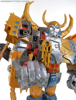 [Masterpiece Hasbro] 25TH ANNIVERSARY UNICRON with KRANIX - Sortie Septembre 2011 1RHsU3cm