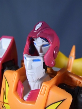 [Masterpiece Takara Tomy] MP-9 RODIMUS CONVOY - Sortie Janvier 2011 A492R9Gs