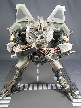 [Masterpiece Takara Tomy] MPM-1 STARSCREAM - Sortie Octobre 2010 FccLrxr4