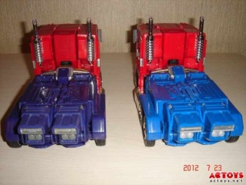 [Masterpiece Hasbro] MASTERPIECE OPTIMUS PRIME - Sortie Aout 2012 RDxVr5dj