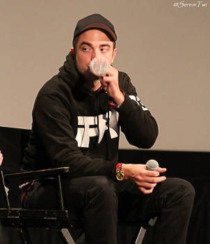 15 Julio - Fotos Exclusivas! The Rover Q&A Photos - LA!!! SXreXZrQ